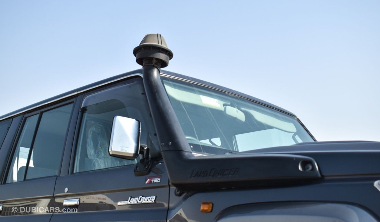 Toyota Land Cruiser 70 GXL 1VD engine Diesel turbo Full option hard Top