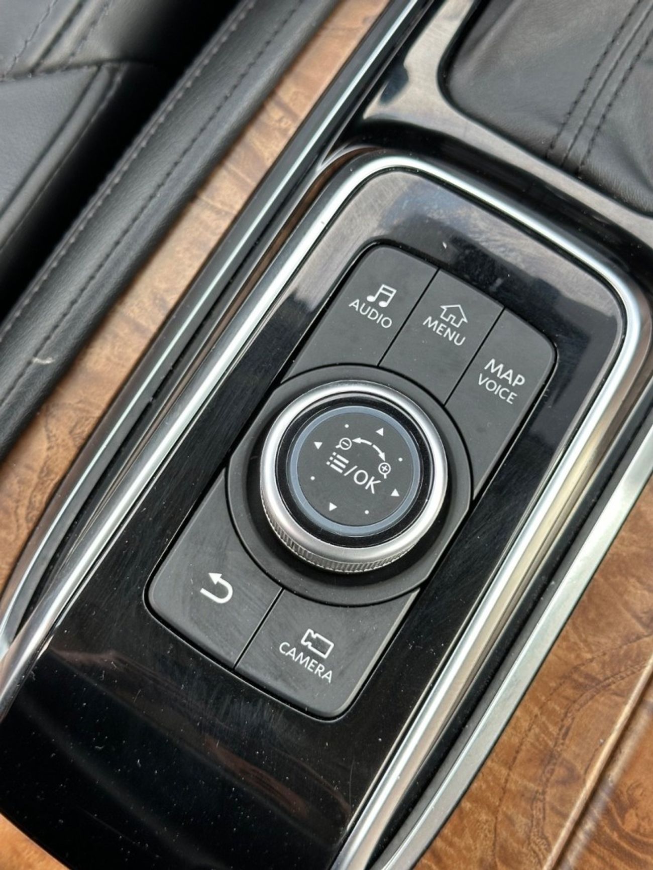 نيسان أرمادا SL 360 camera, sunroof perfect condition Full Option