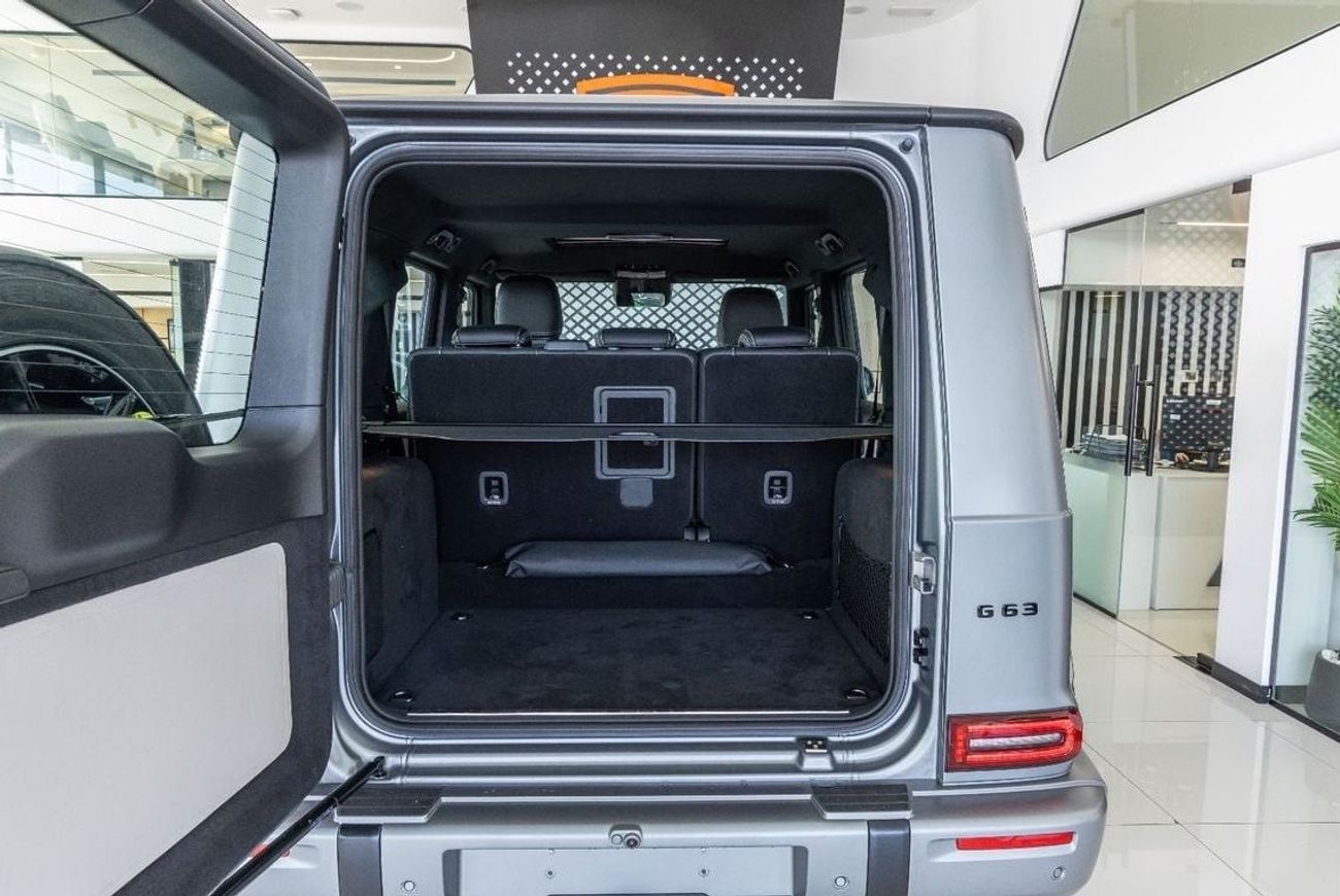 Mercedes-Benz G 63 AMG Mercedes-Benz G 63 AMG - Special Color - Carbon Fiber - 22 Maybach Alloy Wheels  2025 Facelift