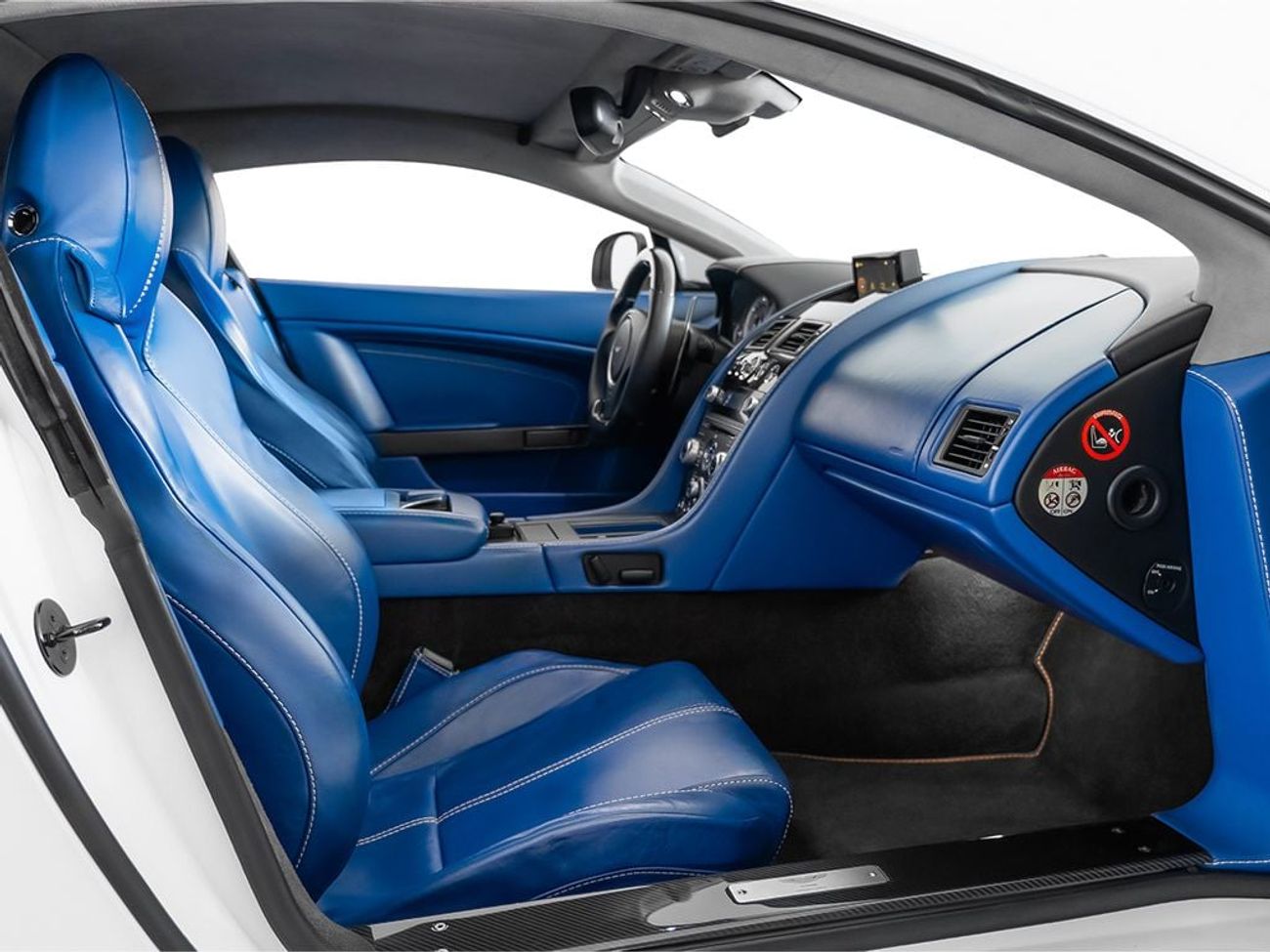 أستون مارتن فانتيج V8 4.7L