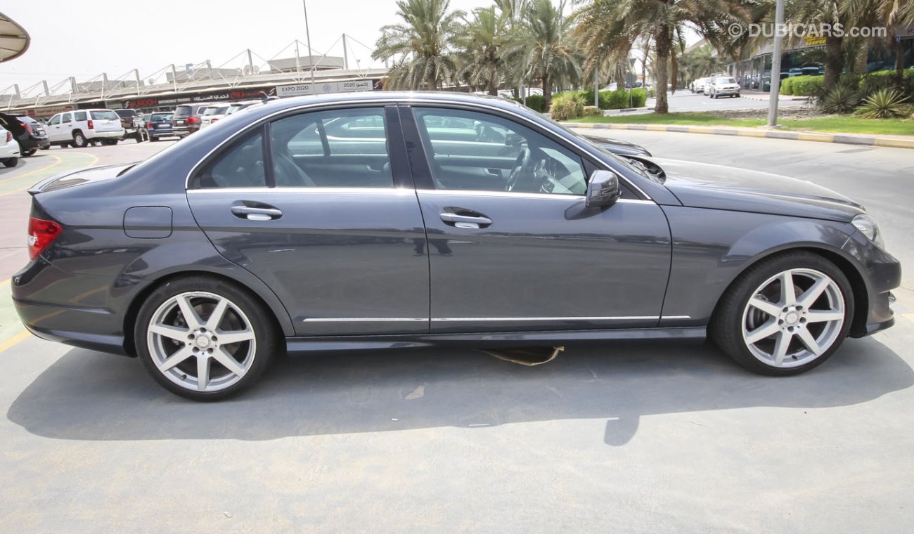 مرسيدس بنز C200 AMG Styling Package