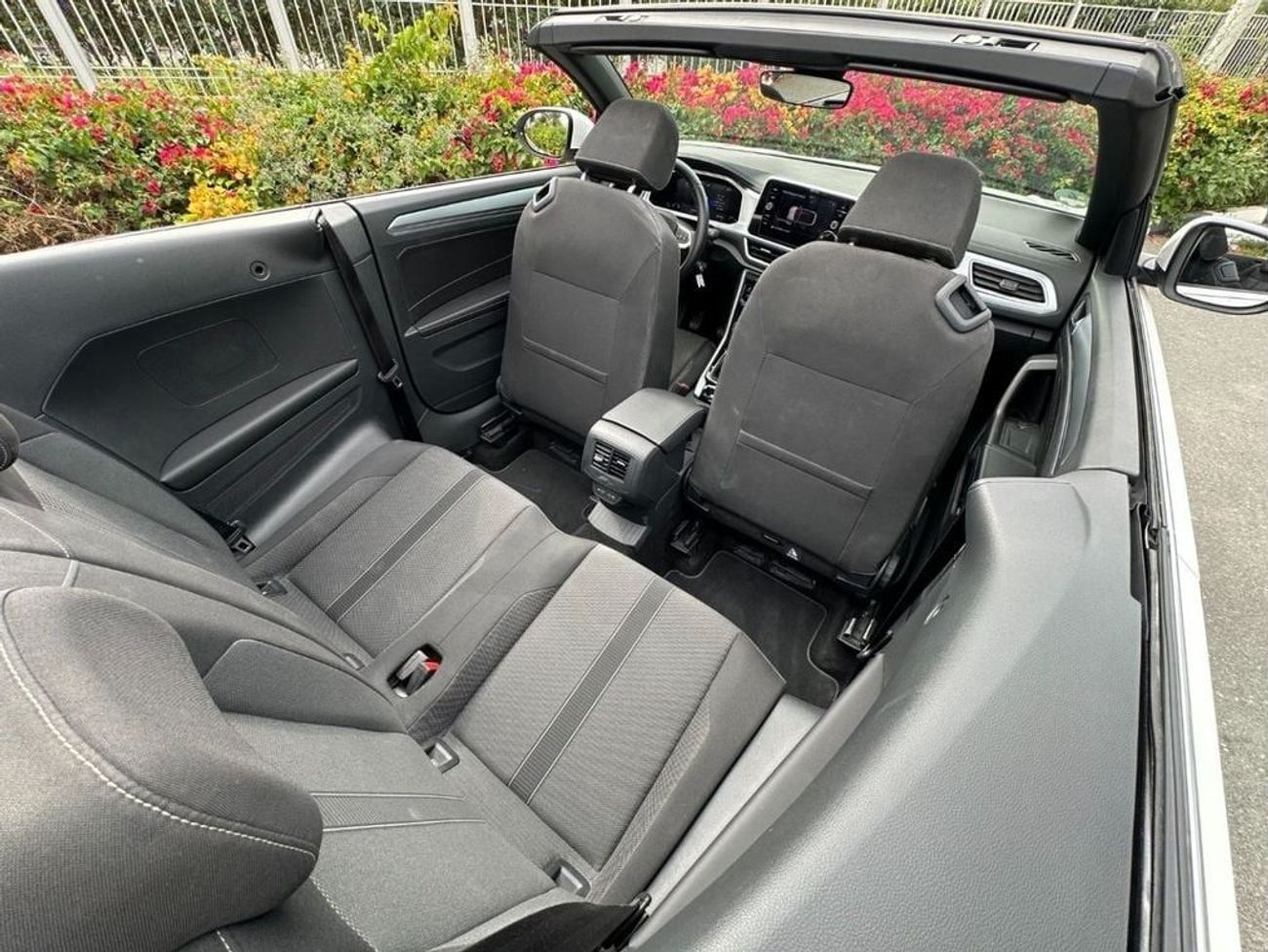 Volkswagen T ROC CABRIOLET car