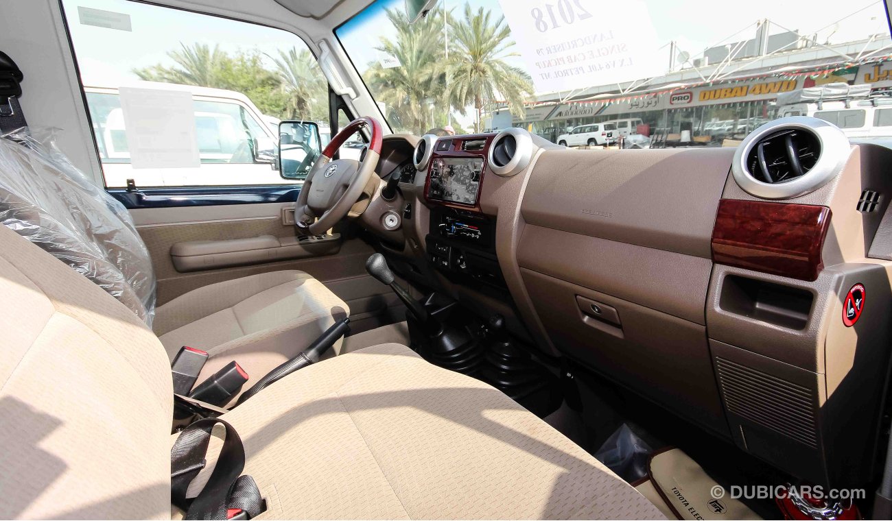 Toyota Land Cruiser Pick Up 4WD LX V6