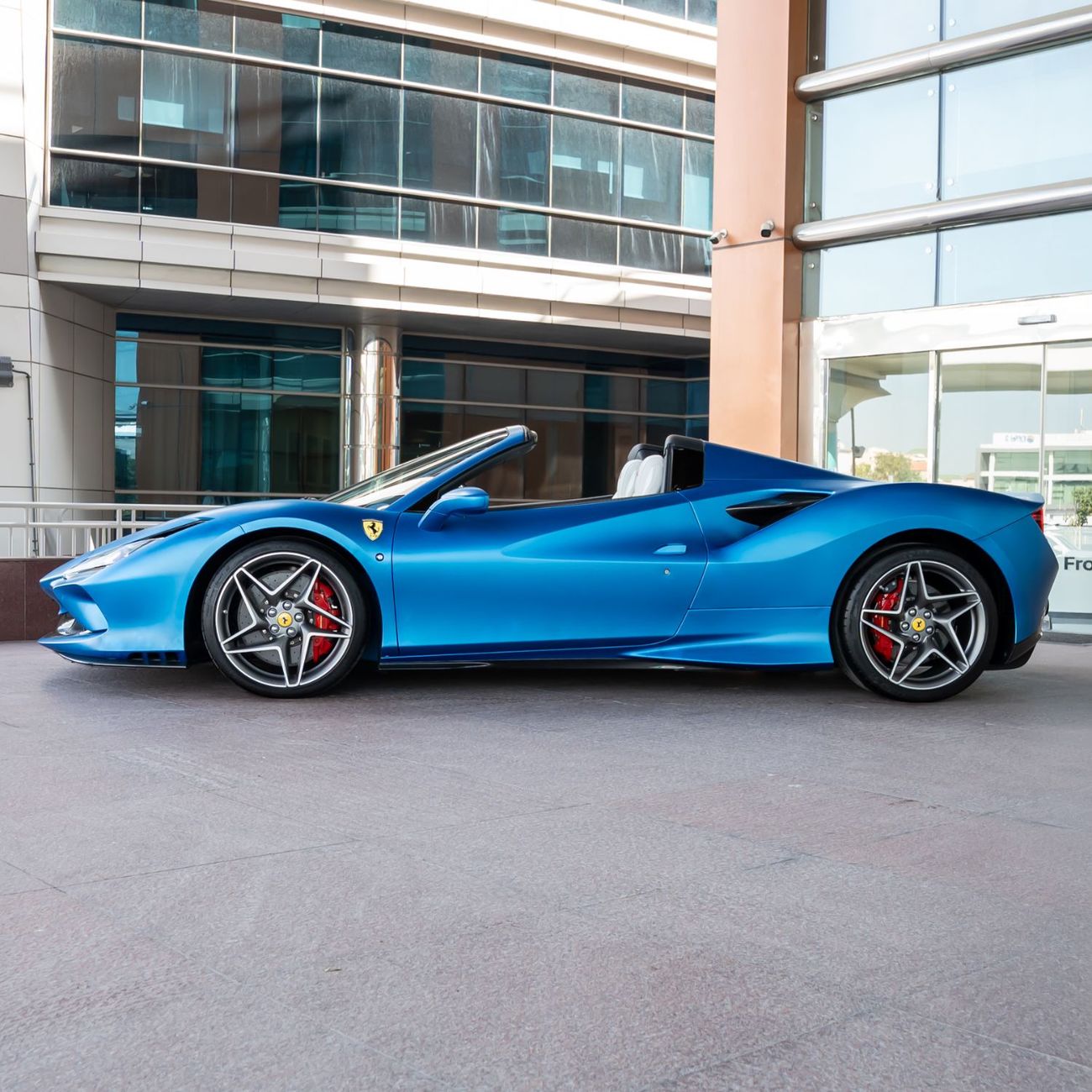 Ferrari F8 Spider 3.9T V8