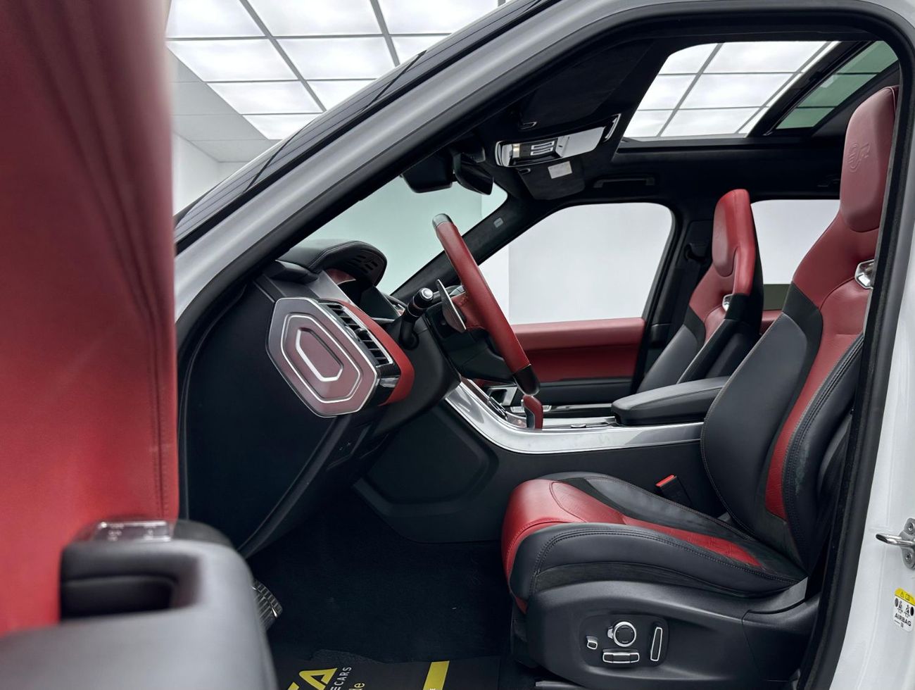 Land Rover Range Rover Sport SVR 5.0L (575 HP) 4WD 2022 Range Rover Sport SVR, 2027 Range Rover Warranty + Service Pack, Fully Lo