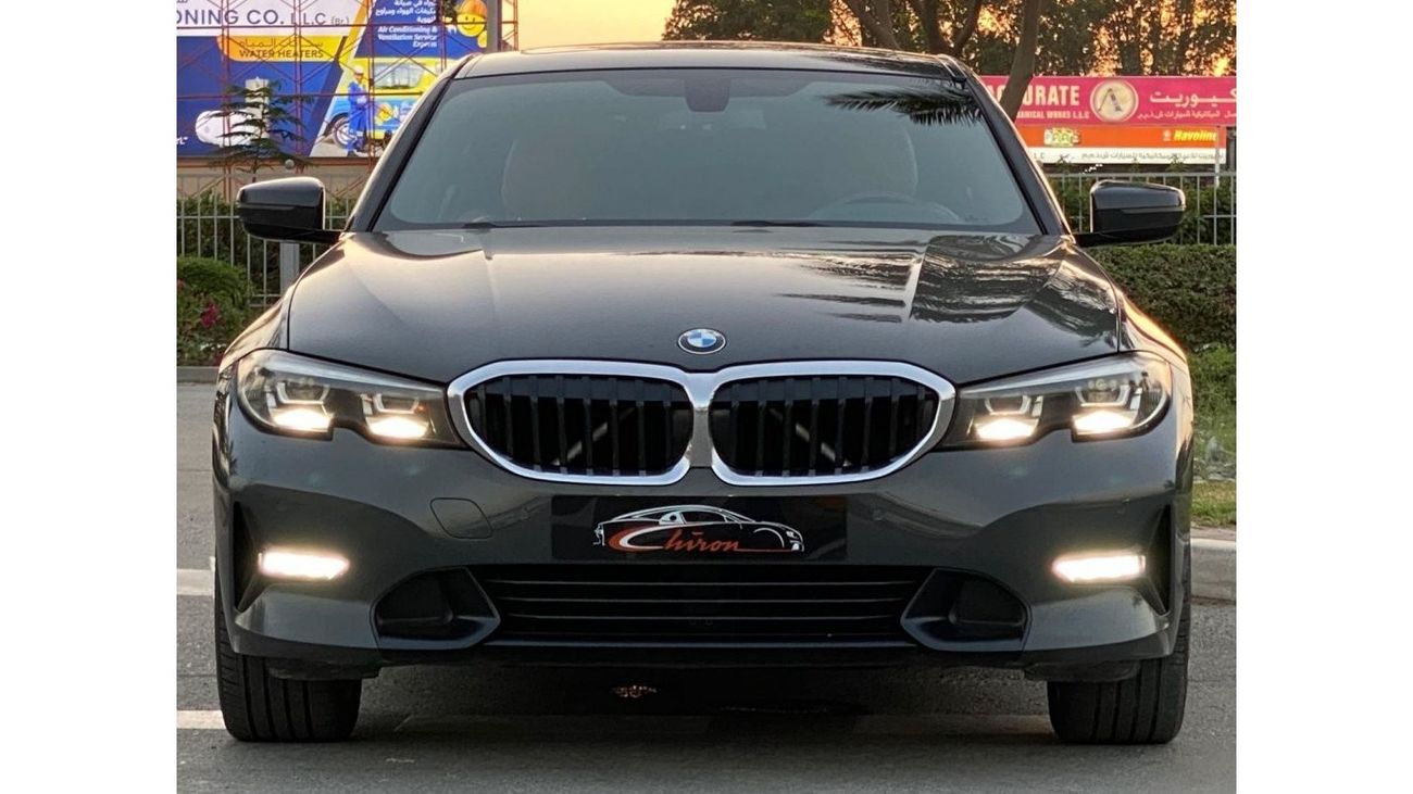 BMW 330i Exclusive GCC SPECS - TURBO CHARGE FULL SERVICE HISTORY - WELL MAINTAINED CAR