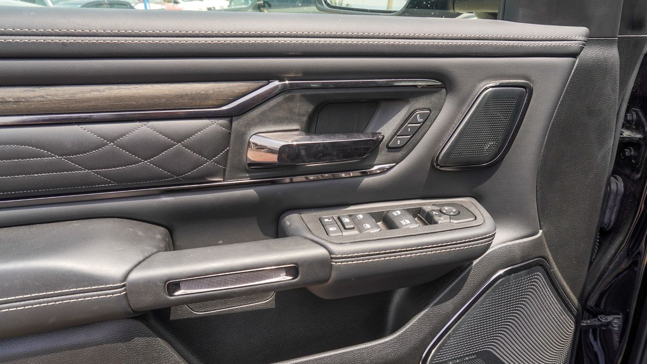 رام 1500 LIMITED 3.0L