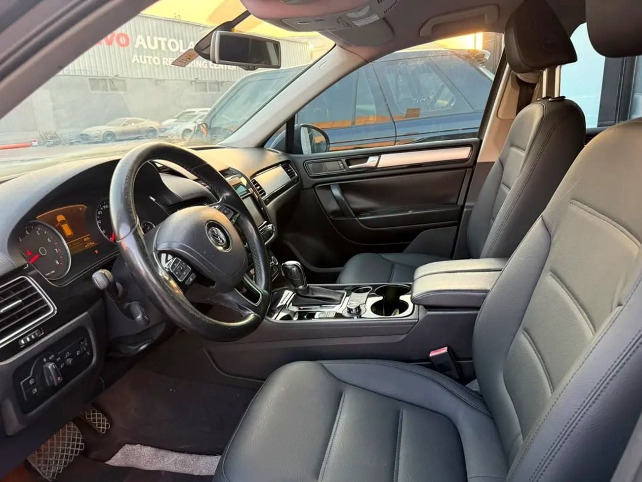 Volkswagen Touareg Pristine Highline | GCC Specs | Low Mileage