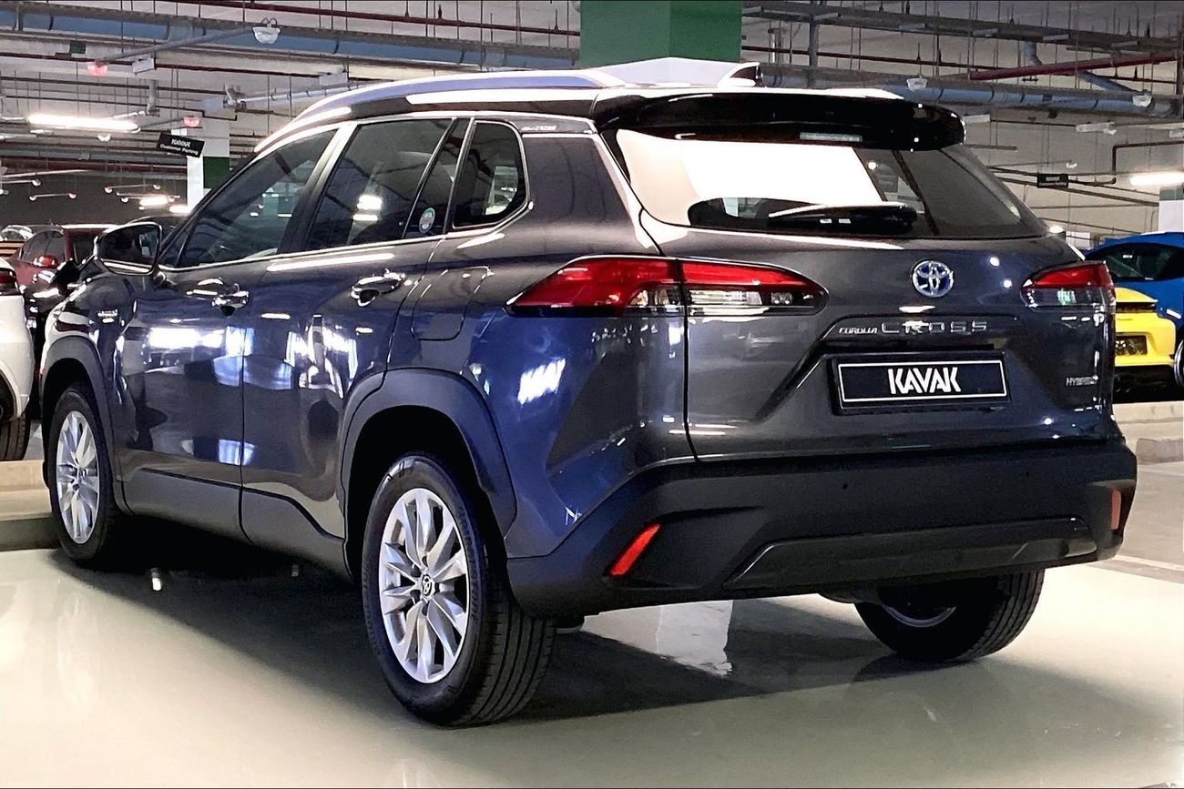 تويوتا كورولا كروس GLI | National Day Celebration | شامل الضمان | 0 ﺪﻔﻋﺓ ﺃﻮﻟﻯ