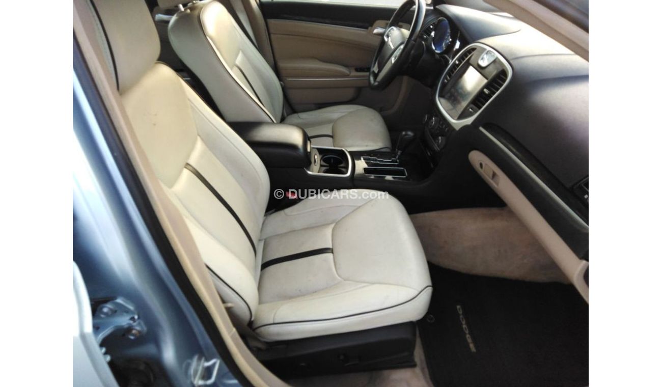 كرايسلر 300C كرايزلر موديل 2012 بحالة ممتازة جدا كامل الموصفات للبيع
