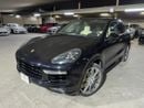 Porsche Cayenne Turbo S 4.8L (570 HP) 2016 | CARBON CERAMIC BRAKES (PCCB) | CARBON INTERIOR PACKAGE | SUNROOF