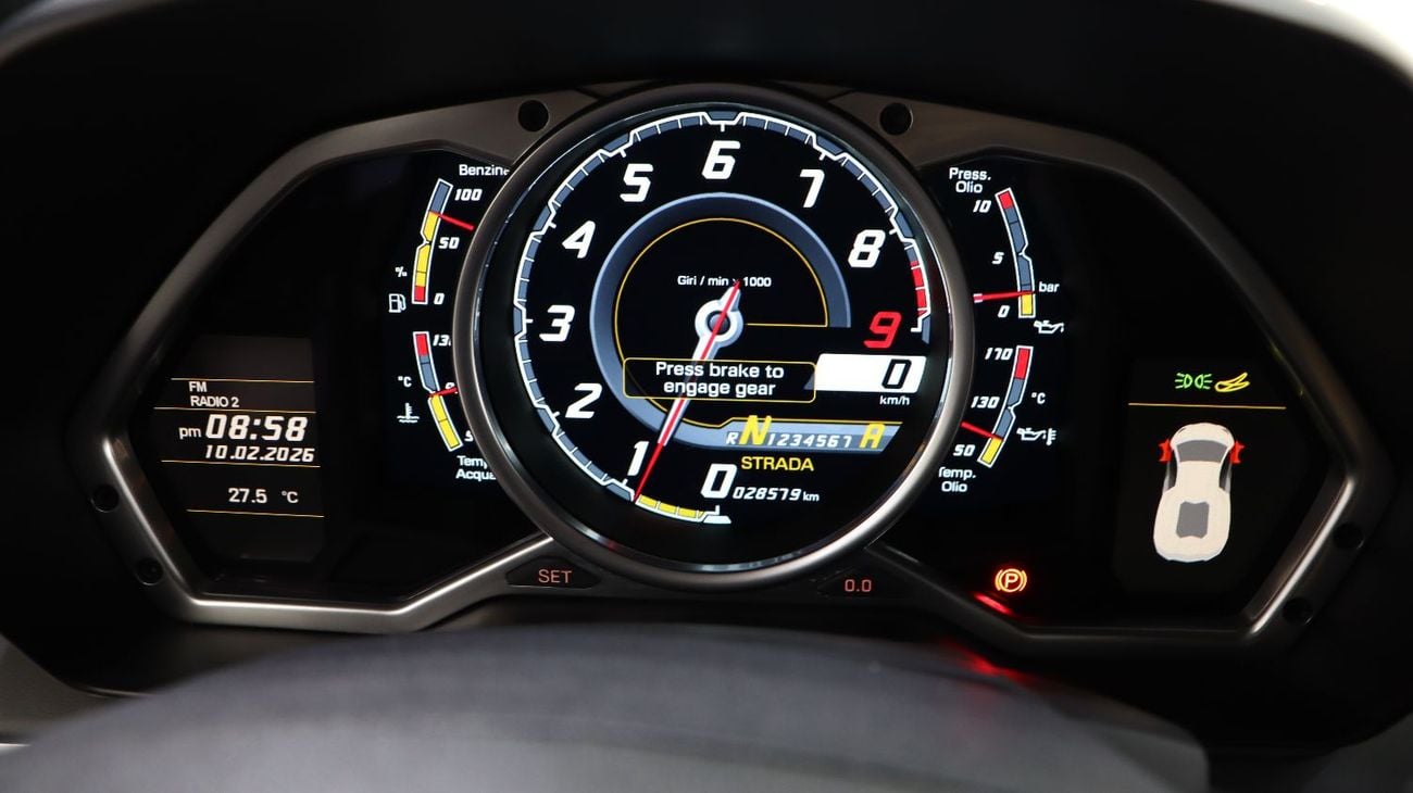 Lamborghini Aventador Lamborghini Avantador 2015 Coupe 6.5L V12 Excellent Condition