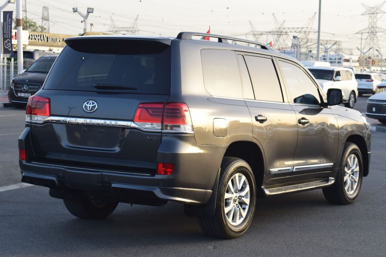 تويوتا لاند كروزر DIESEL SAHARA RIGHT HAND DRIVE YEAR 2019 GREY COLOR