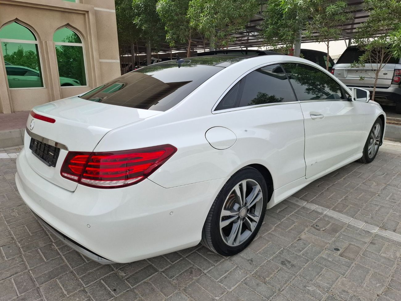 Mercedes-Benz E 200 Coupe Mercedes-Benz E200 2015 full option