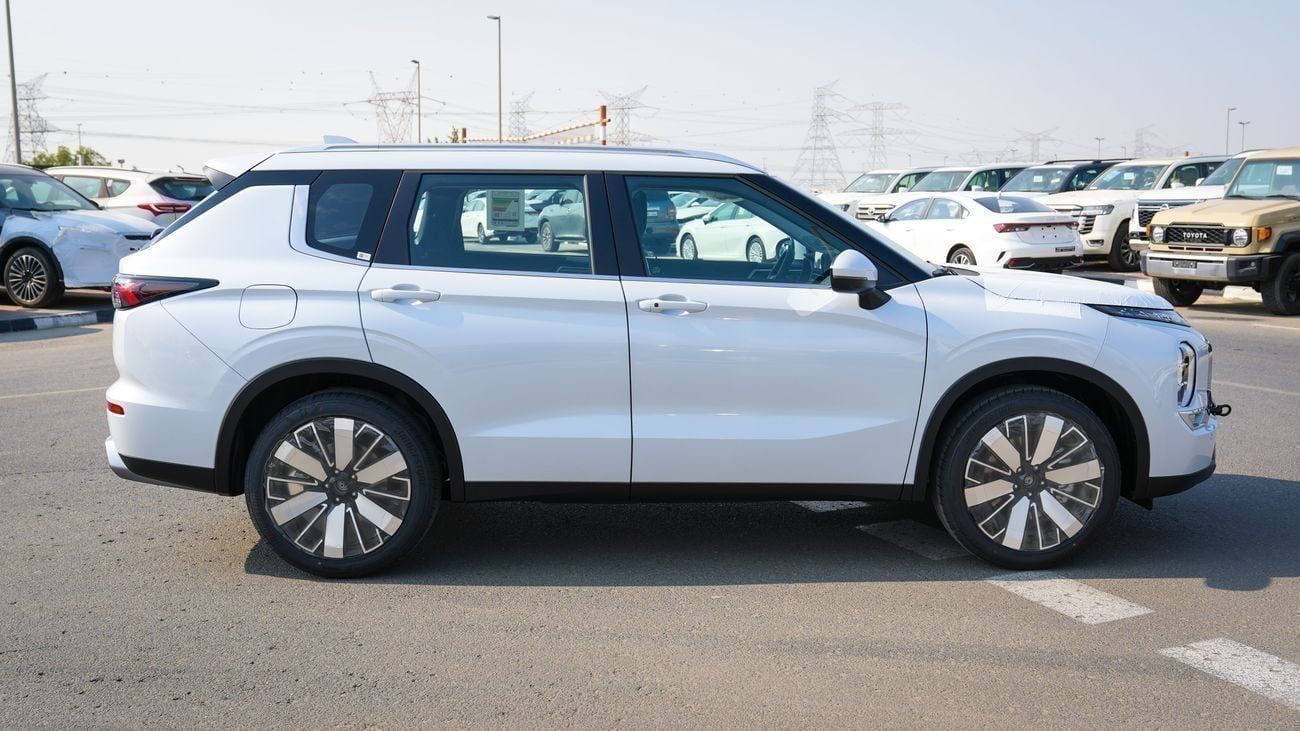 ميتسوبيشي آوتلاندر HIGHLINE ميتسوبيشي أوتلاندر 2026 – (G05) 2.5 لتر | SUV بسبعة مقاعد | مواصفات الخليج |