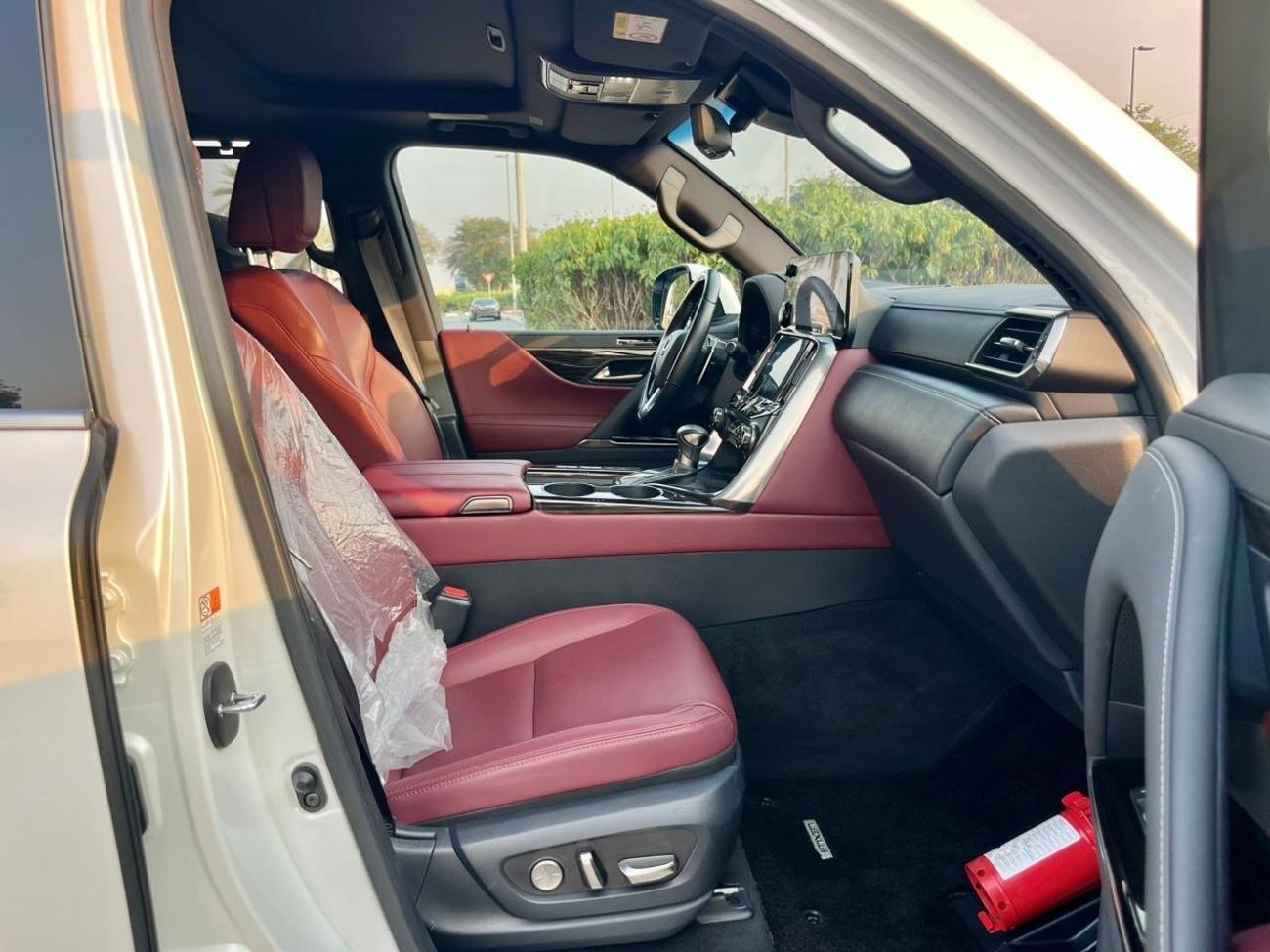 لكزس LX 600 Signature 3.5L ( CYL)