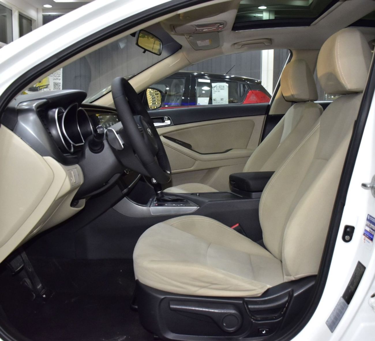 Kia Optima EXCELLENT DEAL for our KIA Optima ( 2016 Model ) in White Color GCC Specs