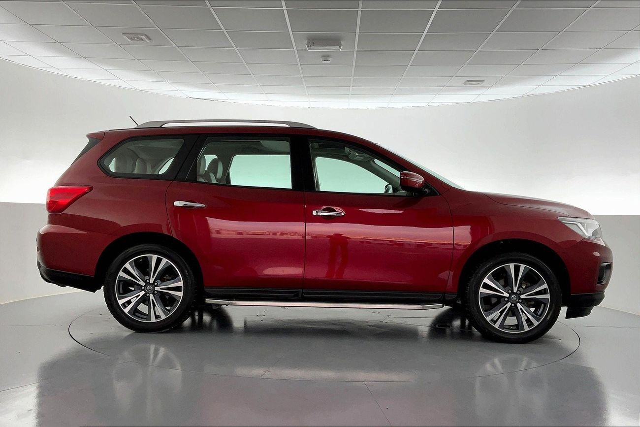 Nissan Pathfinder SV