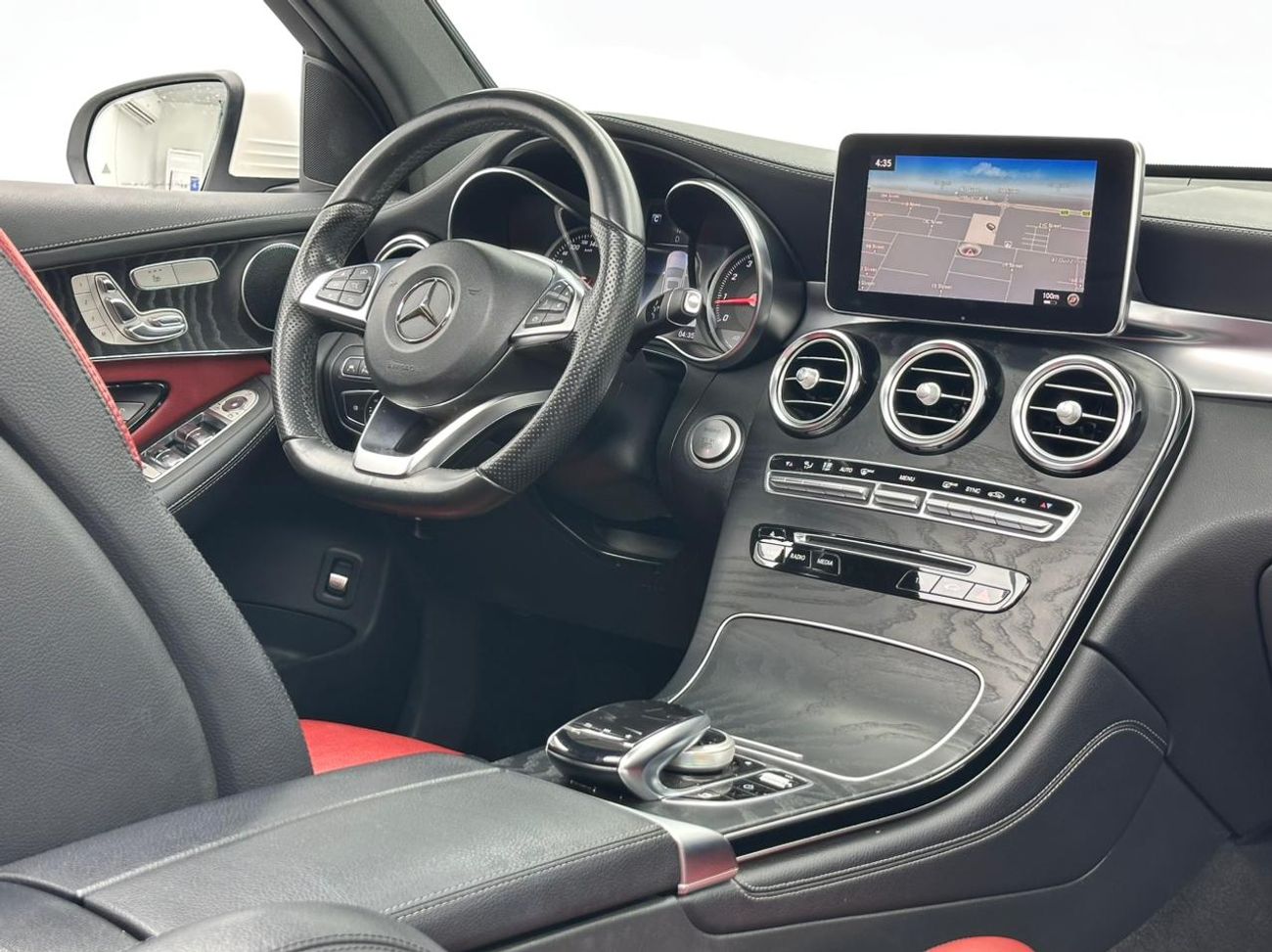 Mercedes-Benz GLC 250 4MATIC 2.0L 2018 Mercedes-Benz GLC 250 4MATIC Coupe, 1 Year Unlimited KM Warranty, Full Service Hist