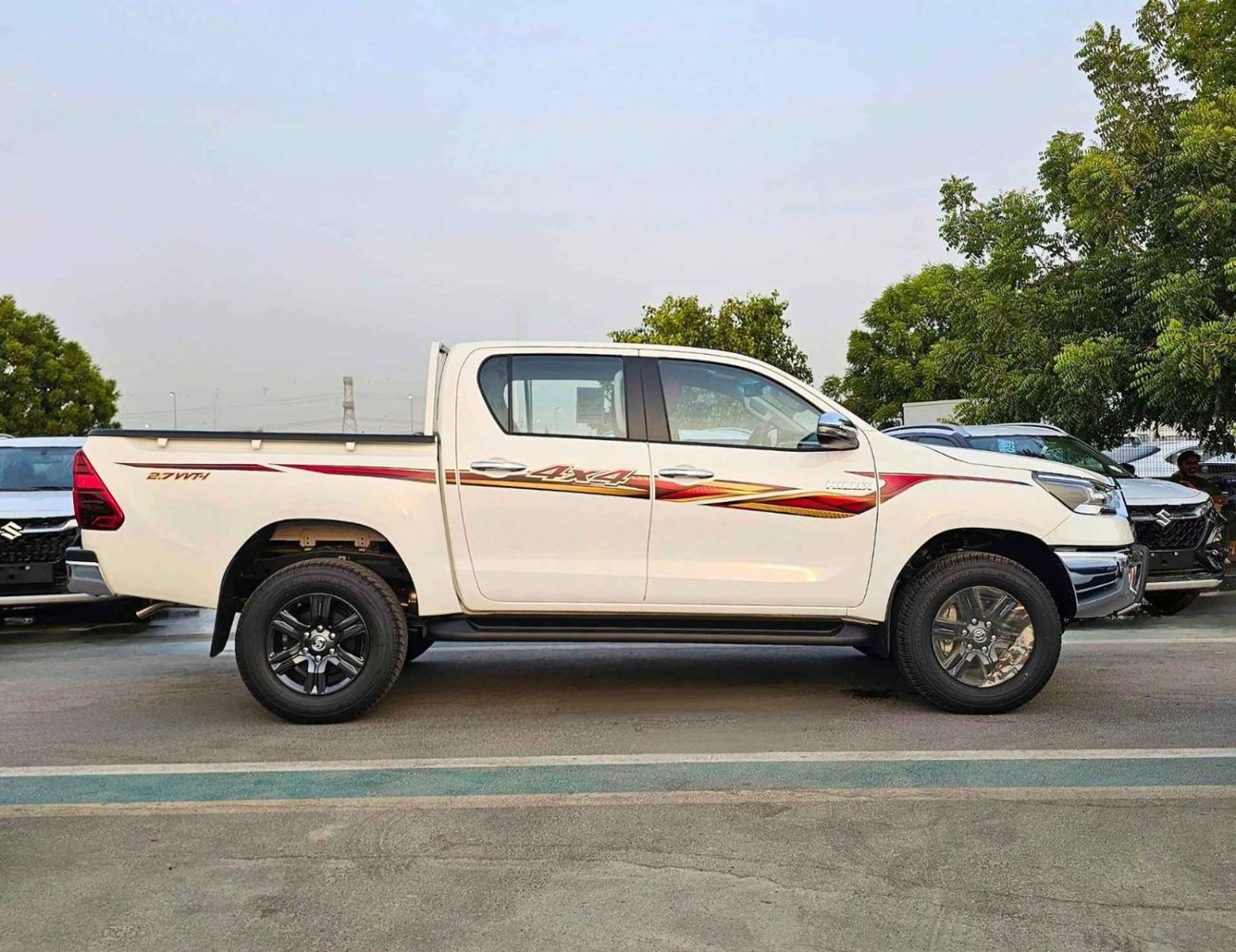 تويوتا هيلوكس SR5 GLXS-V EXL WIDE BODY / 2.7L PETROL A/T / FR&RR CHROME BUMPERS / (CODE#GLXS-V)