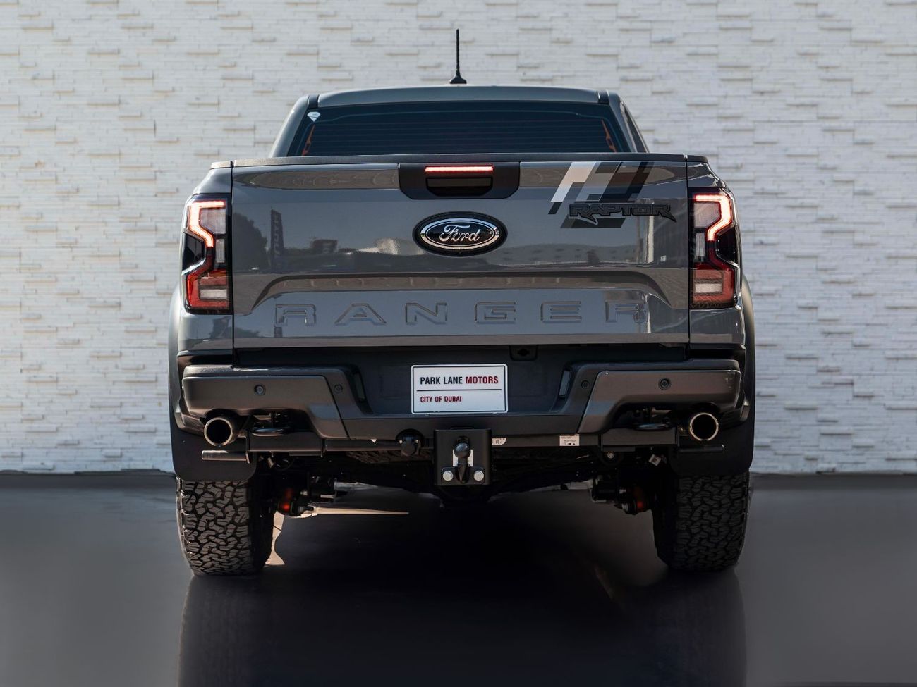 Ford Ranger Raptor AED 3,932 PM • RANGER RAPTOR • ONLY 4,000 KMS • FORD WARRANTY AND SERVICE CONTRACT UNTILL 2029