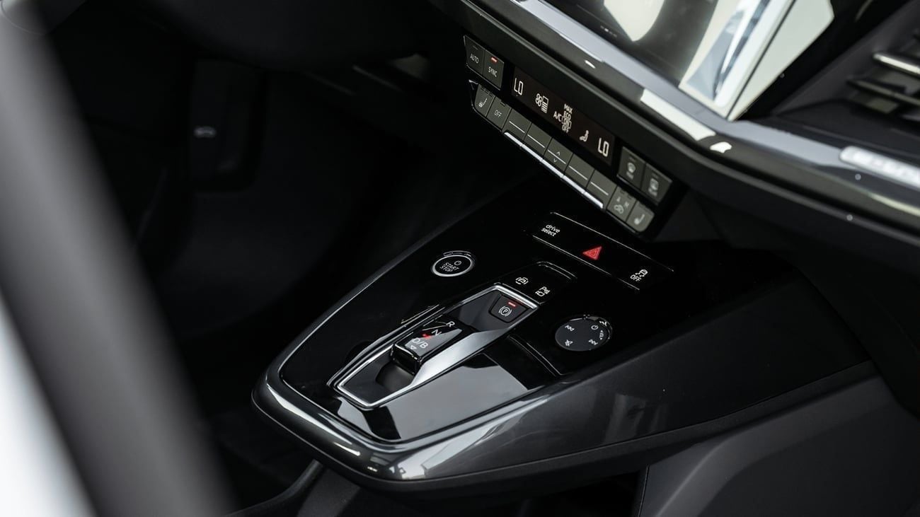 أودي Q4 إيترون 2025 | AUDI E-TRON Q4 TOP VERSION