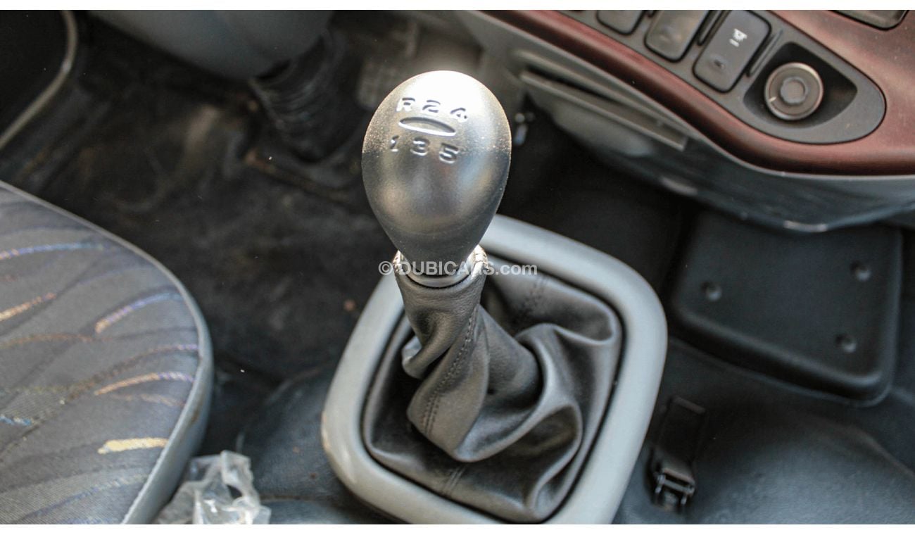 Hyundai County Hyundai COUNTY 3.9L bus 29 Seater D MT