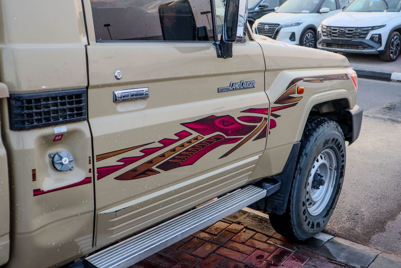 تويوتا لاند كروزر بيك آب Std 4.0L Single Cab Utility 4WD