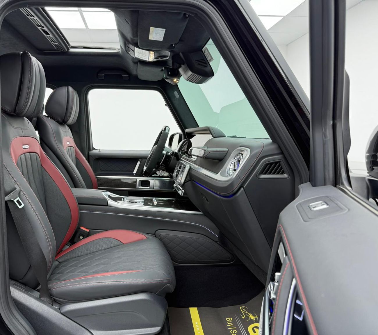 Mercedes-Benz G 63 AMG 4MATIC SUV 2025 Mercedes-AMG G 63 ,Gargash Warranty Dec/2029 ,Full Service History ,GCC