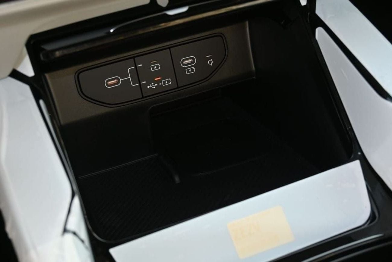 كيا سورينتو Top 3.5L Kia Sorento 3.5L V6, Petrol AWD Color White, Model 2025(Export Price)