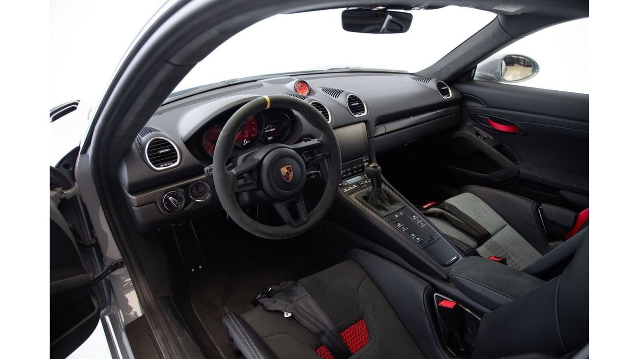 Porsche 718 Cayman GT4 RS