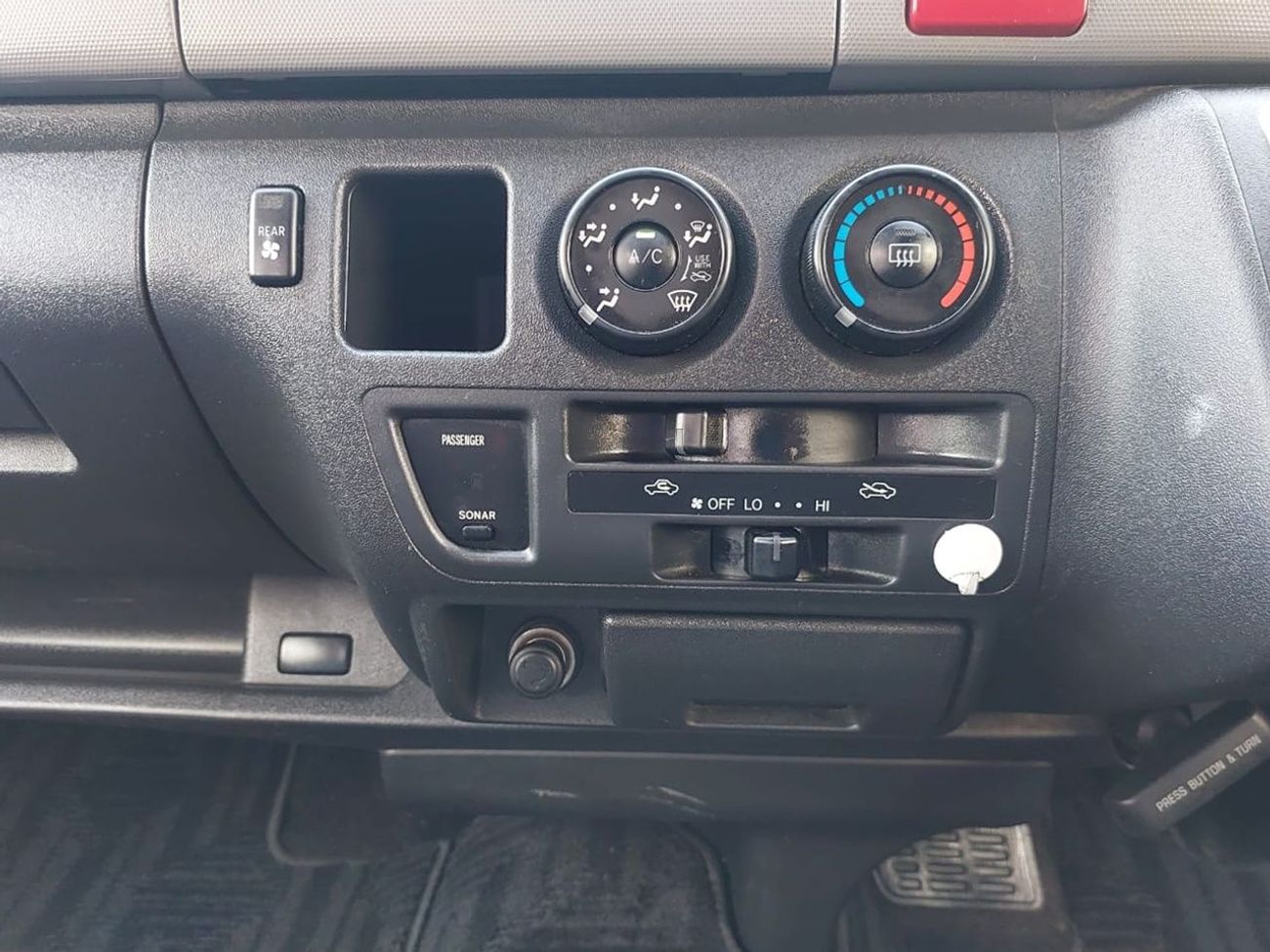 Toyota Hiace TOYOTA HIACE COMMUTER VAN RHD 2012 MODEL 2.7 L PETROL AUTOMATIC(PM05079)