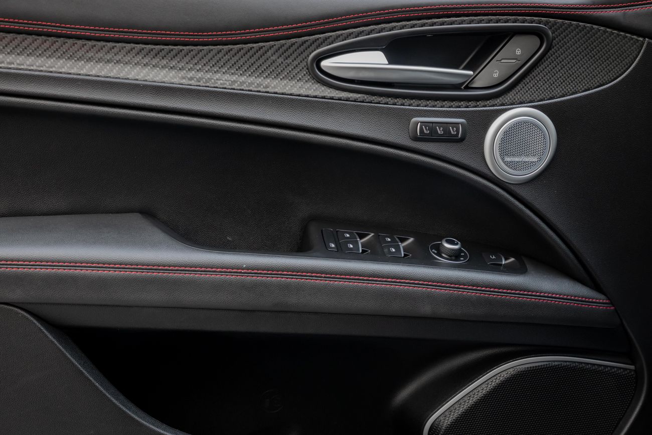 ألفا روميو ستيلفيو Stelvio Estrema | 2,742 P.M | 0% Downpayment | Agency Warranty!