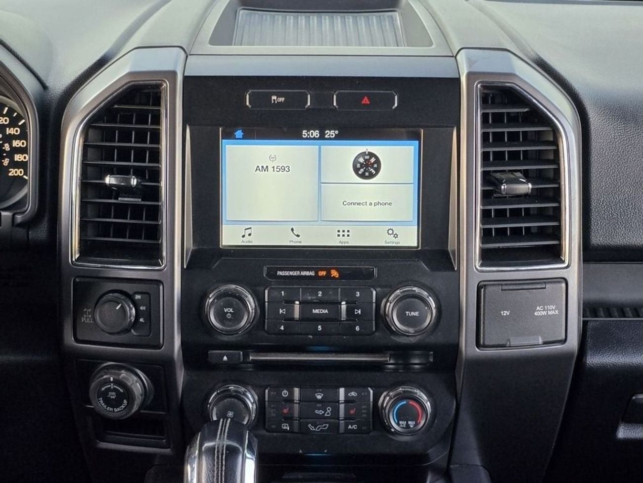 Ford F 150 XLT 5.0L (396 HP) FORD F-150 2017 GCC V8 PERFECT CONDITION