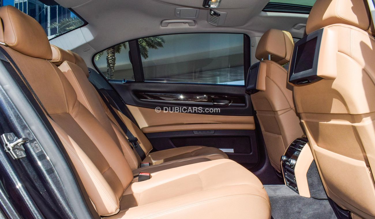 Used BMW 750Li Li 2012 for sale in Dubai - 313195