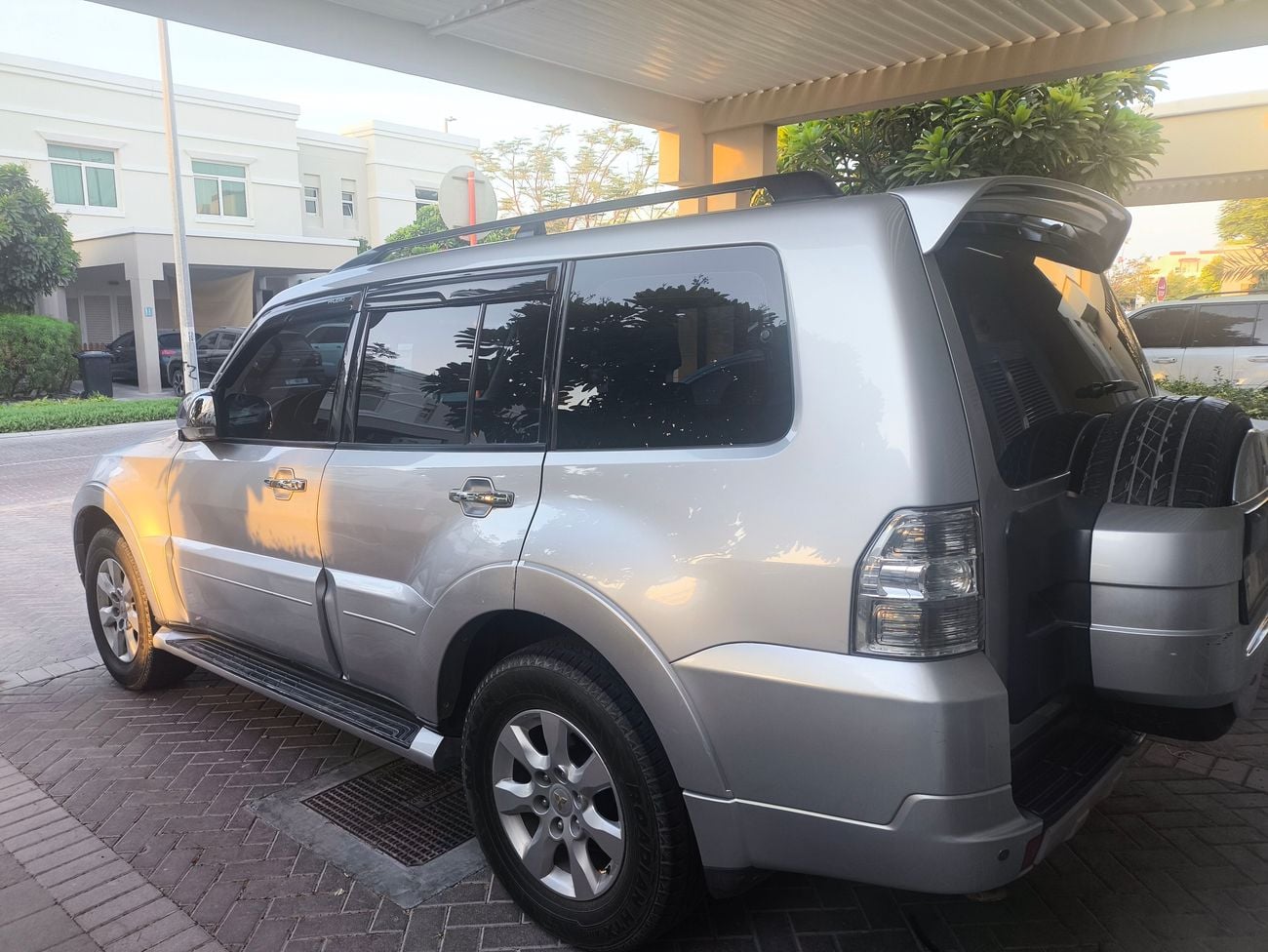 Mitsubishi Pajero GLS MIDLINE