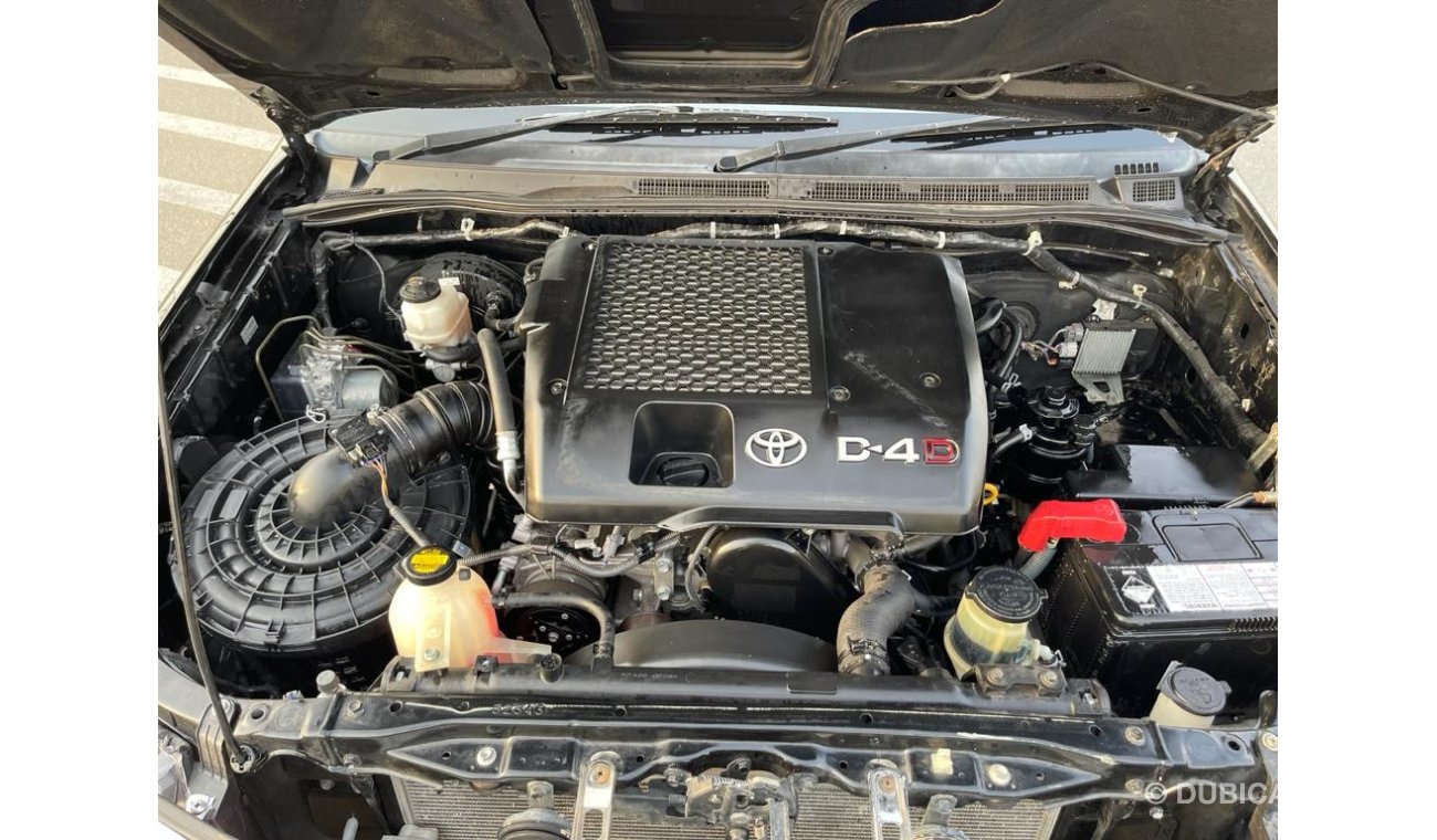 تويوتا هيلوكس Toyota Hilux RHD Diesel engine model 2014 car very clean and good condition