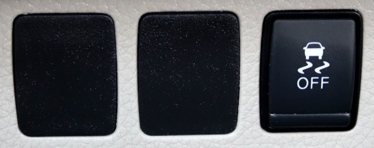 نيسان سنترا S 1.8L nissan sentra 1.8L 2020 GCC, original paint, accident-free, in excellent condition 747 P.M