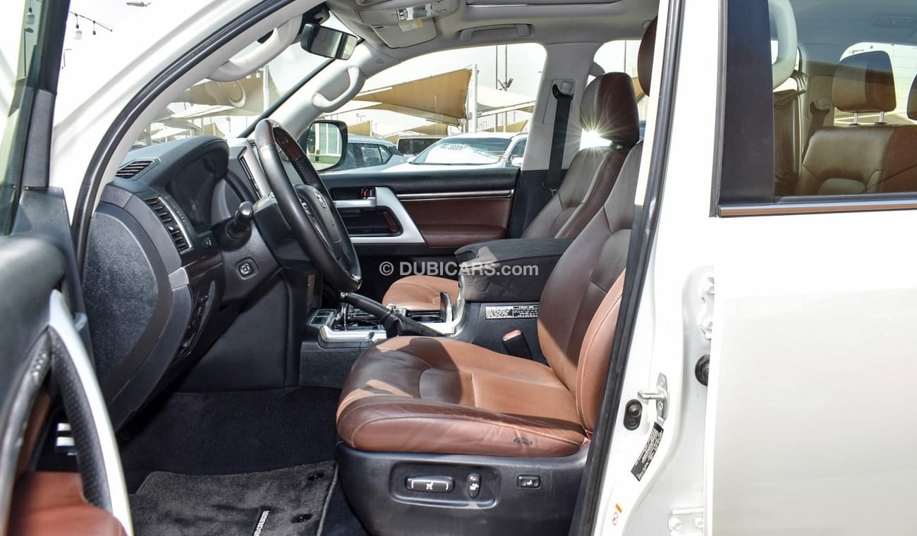 تويوتا لاند كروزر GXR.R