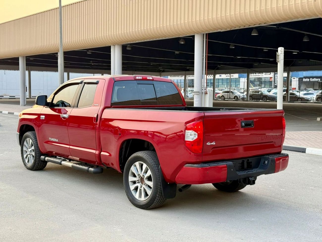 تويوتا تاندرا PETROL TUNDRA 5,7 LITER LEFT HAND DRIVE 2017 MODEL