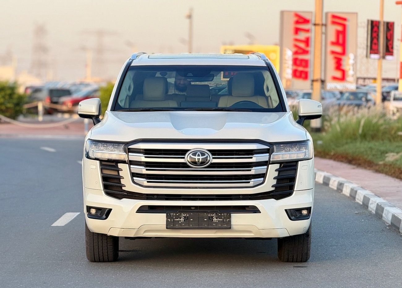 تويوتا لاند كروزر 2023 Model GXR Twin Turbo 3.5L Engine Full Option Very Perfect Condition
