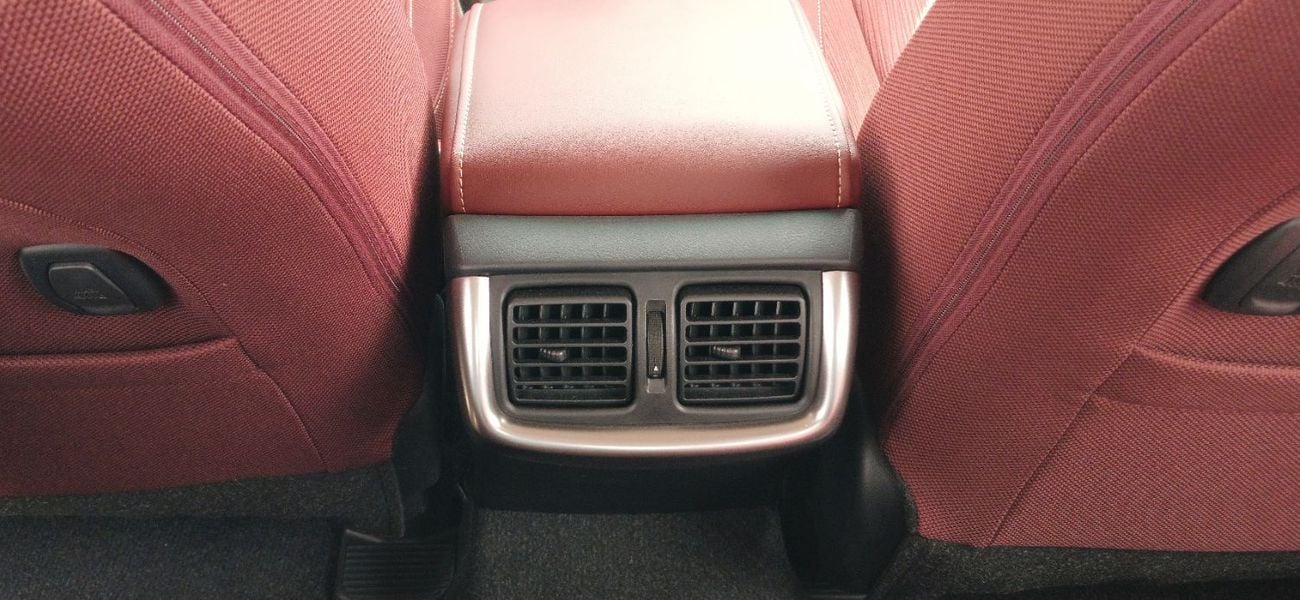 تويوتا هيلوكس Hilux 2.7L Petrol AT 4x4 2026YM