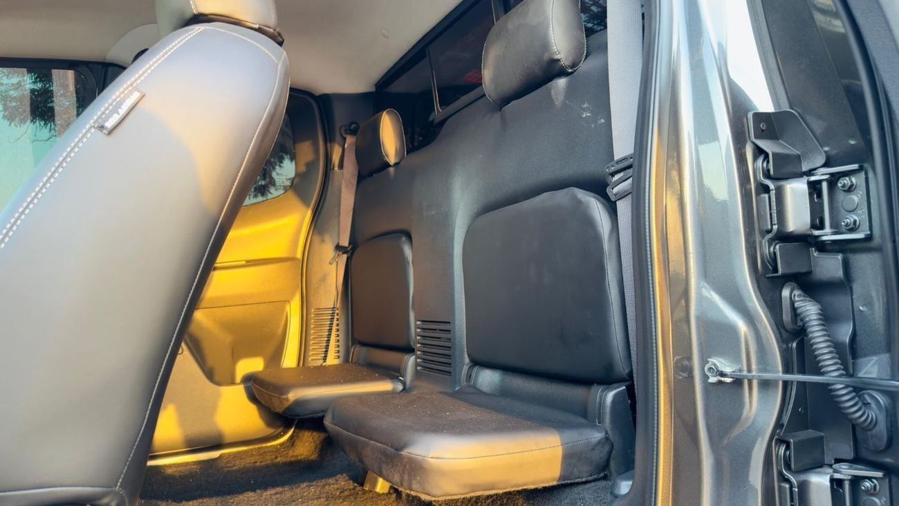 Nissan Navara Nissan Navara | Smart Cab | Automatic Diesel 2.3L | 4WD | RHD | Sports Bar