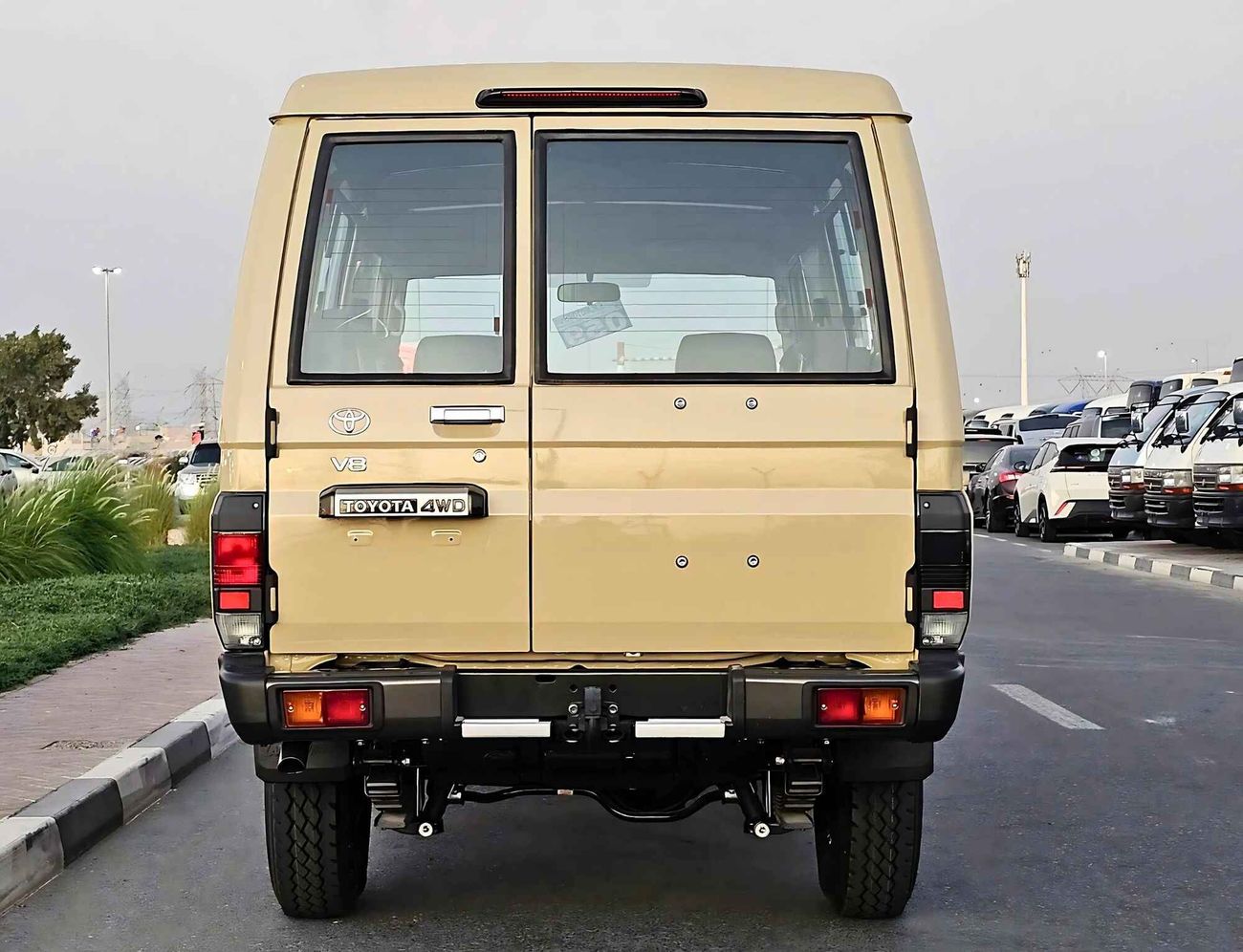 Toyota Land Cruiser 70 4.5L DIESEL / V8 / M/T / BASIC 3 DOOR / 4WD (CODE # 68082)