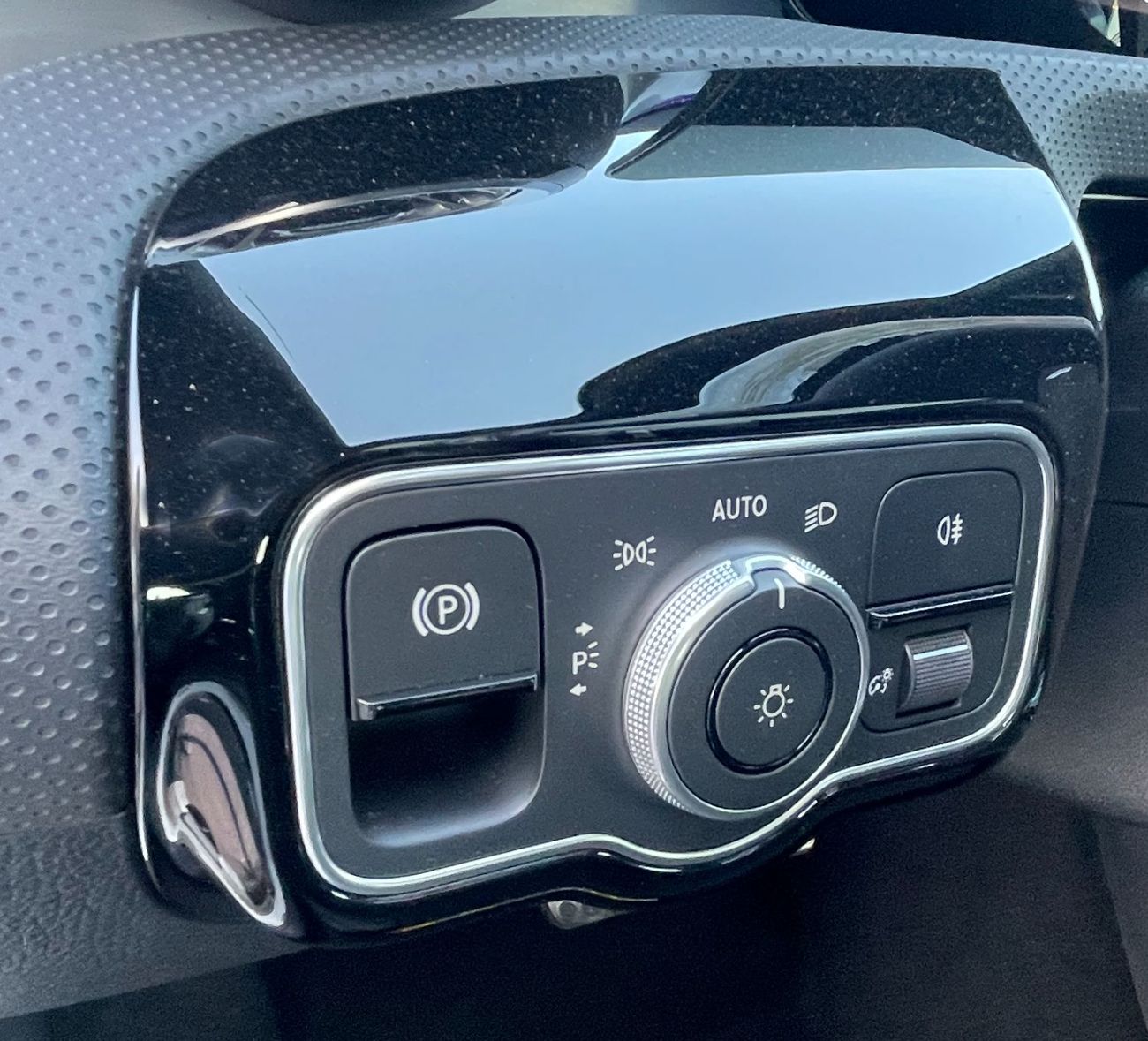 مرسيدس بنز CLA 200 1.3L COUPE -4CYL 165HP GARGASH