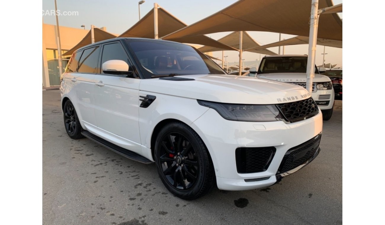 Land Rover Range Rover Sport HSE Range Rover Sport     Model: 2016      The color of the car is white, the color of the roof is black