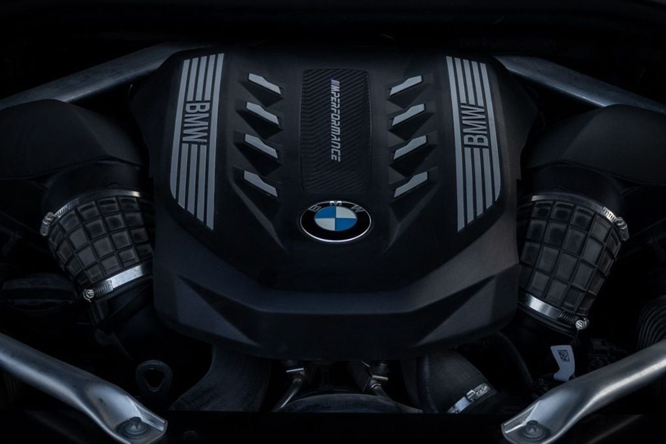 BMW X5 M50i Luxury 4.4L