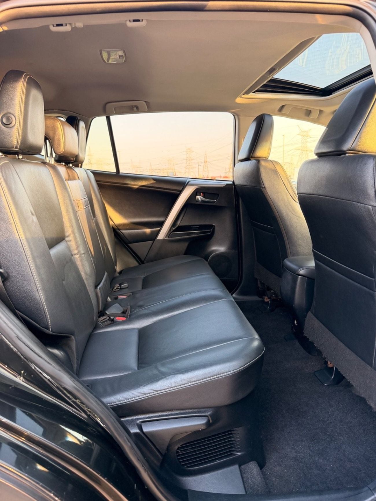 Toyota RAV4 Hybrid Limited 2.5L full option