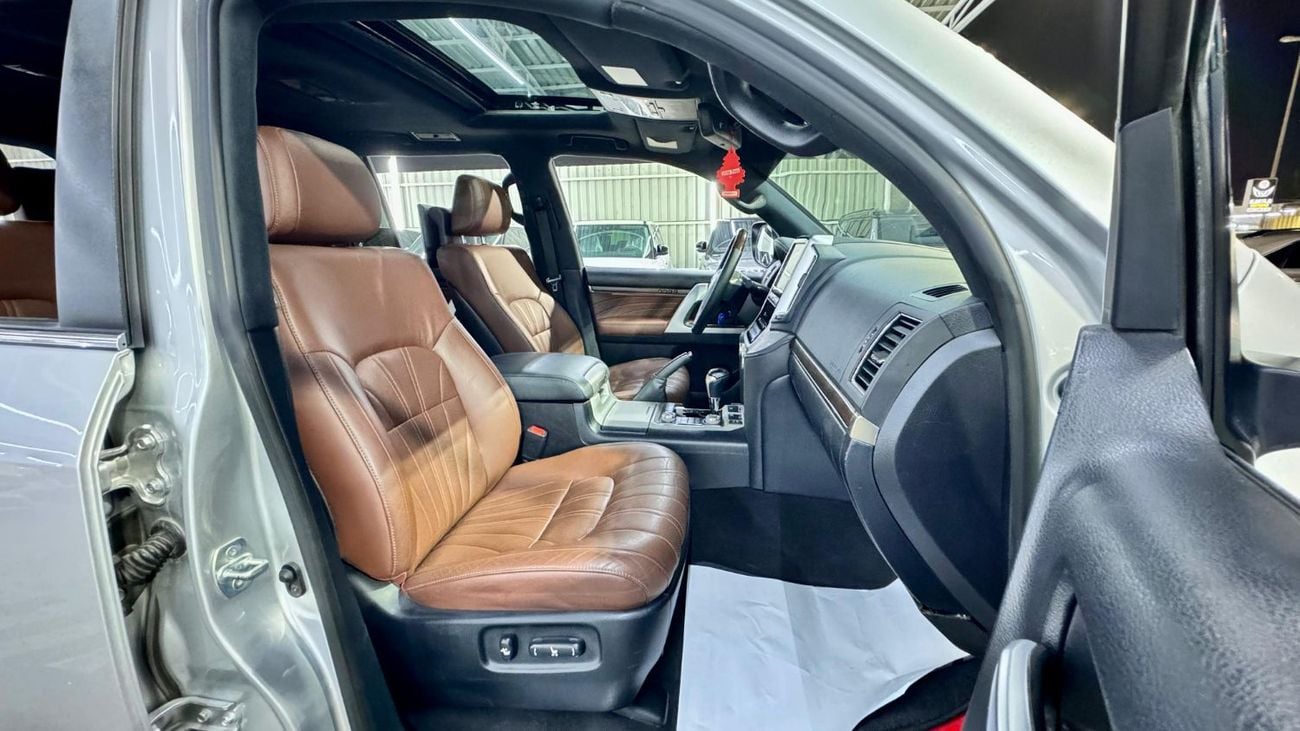 Toyota Land Cruiser GXR 4.0L GXR 5.7L warranty one year bank financie available