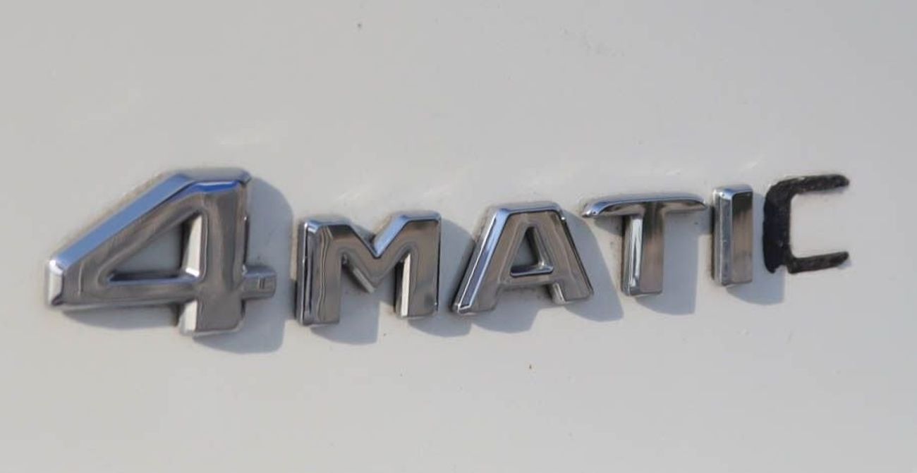 Mercedes-Benz GLC 250 4MATIC 2.0L Mercedes GLC 250, 2018 4MATIC, GCC original paint accident-free, in excellent condition